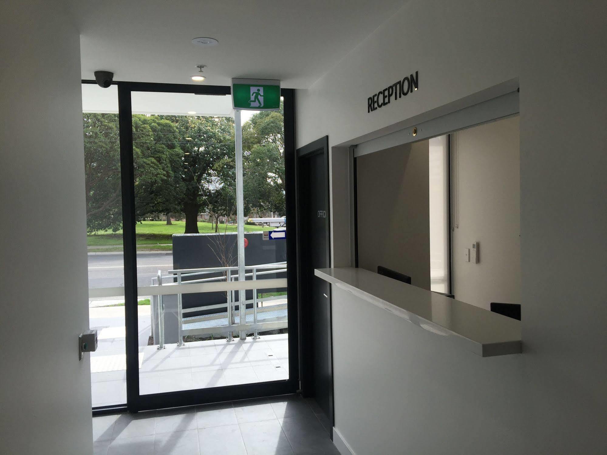 Whitehorse Apartments Hotel Box Hill Exterior foto